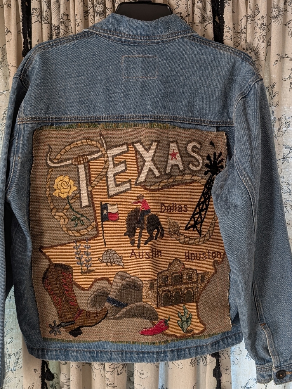 TEXAS denim jacket, Upcycled western vibe, vintage Texas tapestry, HANDMADE ITEM
